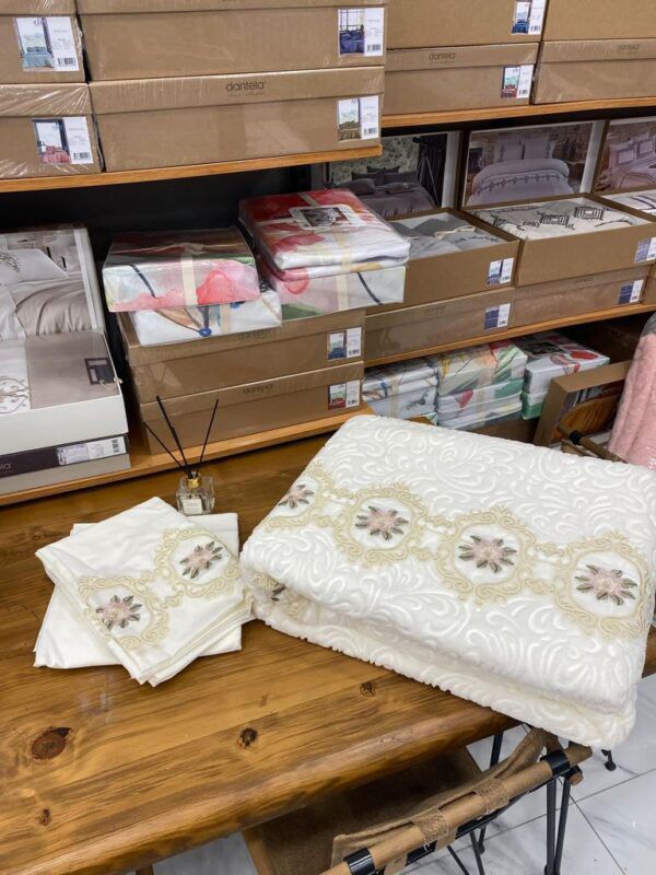 Rose Lace Blanket Set – Bedspread Set
